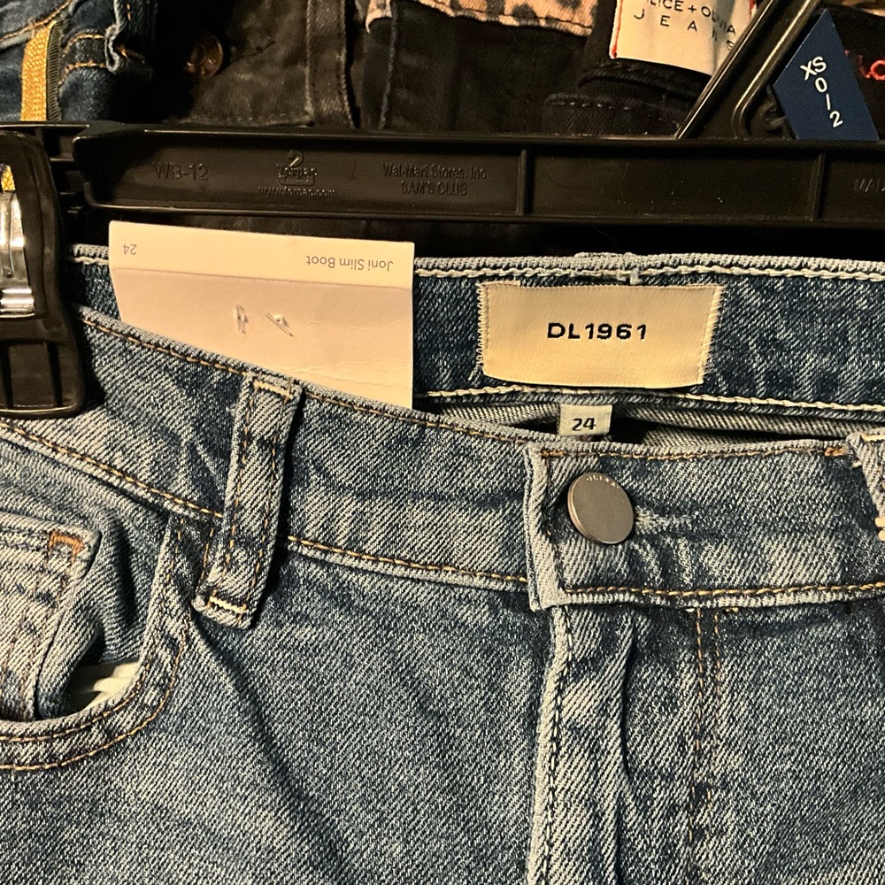 DL1961 Women's Boyfriend Jeans in Blue